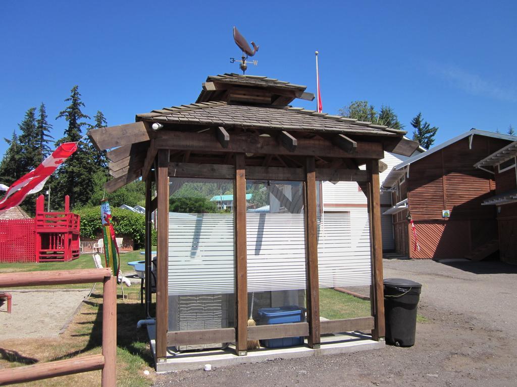 Oceanside Resort Powell River Exterior foto